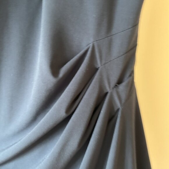 Le Chateaux Sleeveless navy dress - Picture 3 of 7